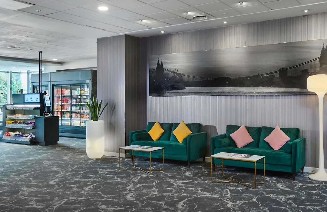 Novotel London West-1