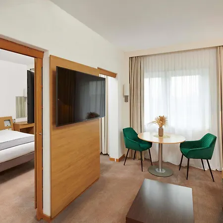 Novotel London West-2